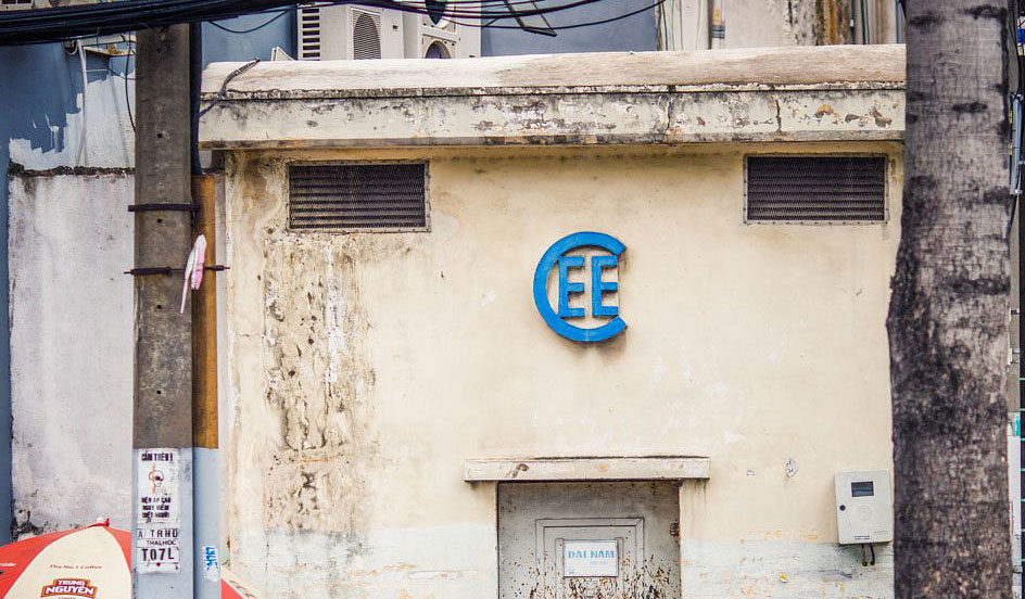 Ý nghĩa của những chữ CEE trên các trạm biến áp rất quen thuộc với người Sài Gòn