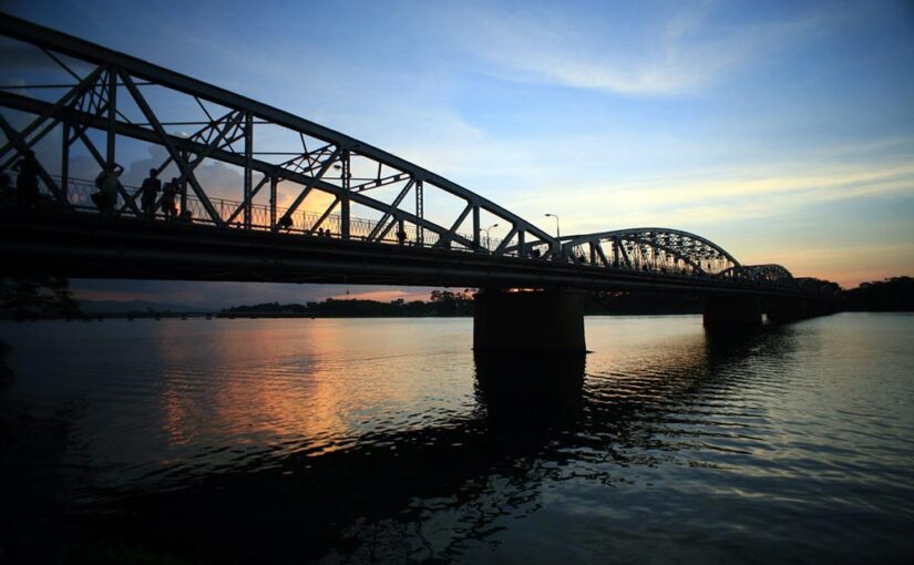 Lịch sử hơn 120 năm cầu Trường Tiền nối liền 2 bờ sông Hương